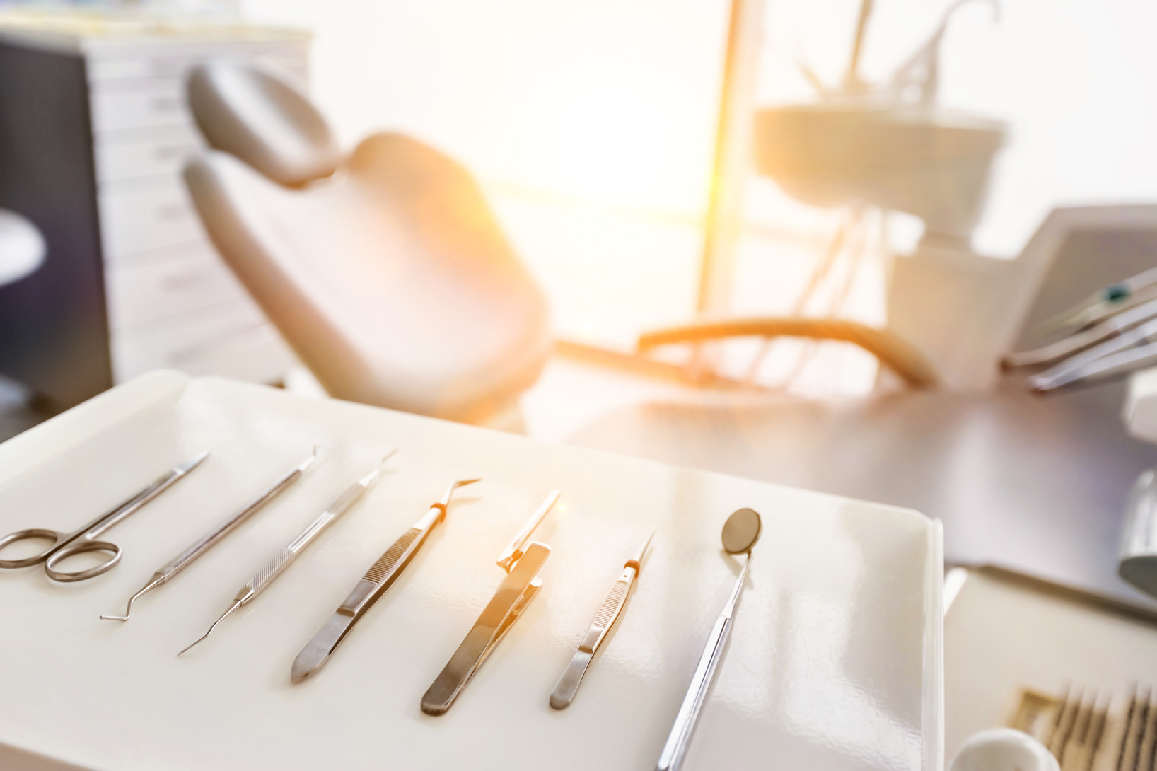Dental clinic and dental instruments